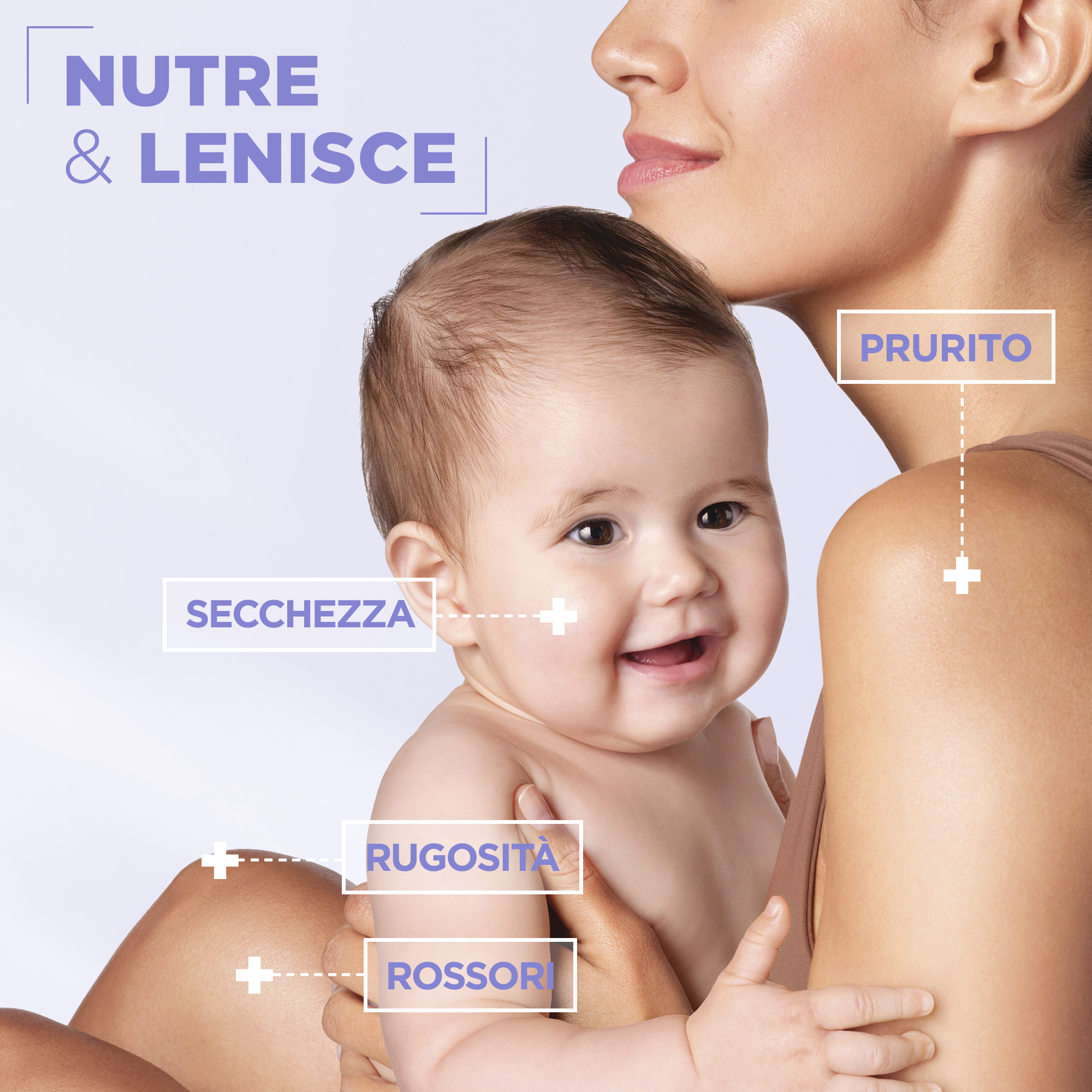 L'immagine mostra una donna adulta e un bambino. La donna tiene in braccio il bambino, che appare felice